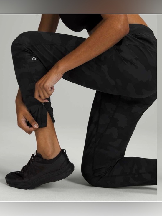 NWOT Lululemon Adapted State High-Rise
Jogger *28" - Camo Deep Coal Multi size 4 - Picture 5 of 11